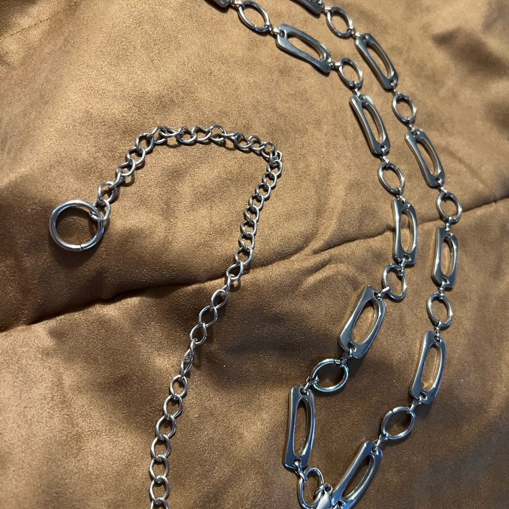 Silver Chain Link Women's Belt - Modern Metal Style